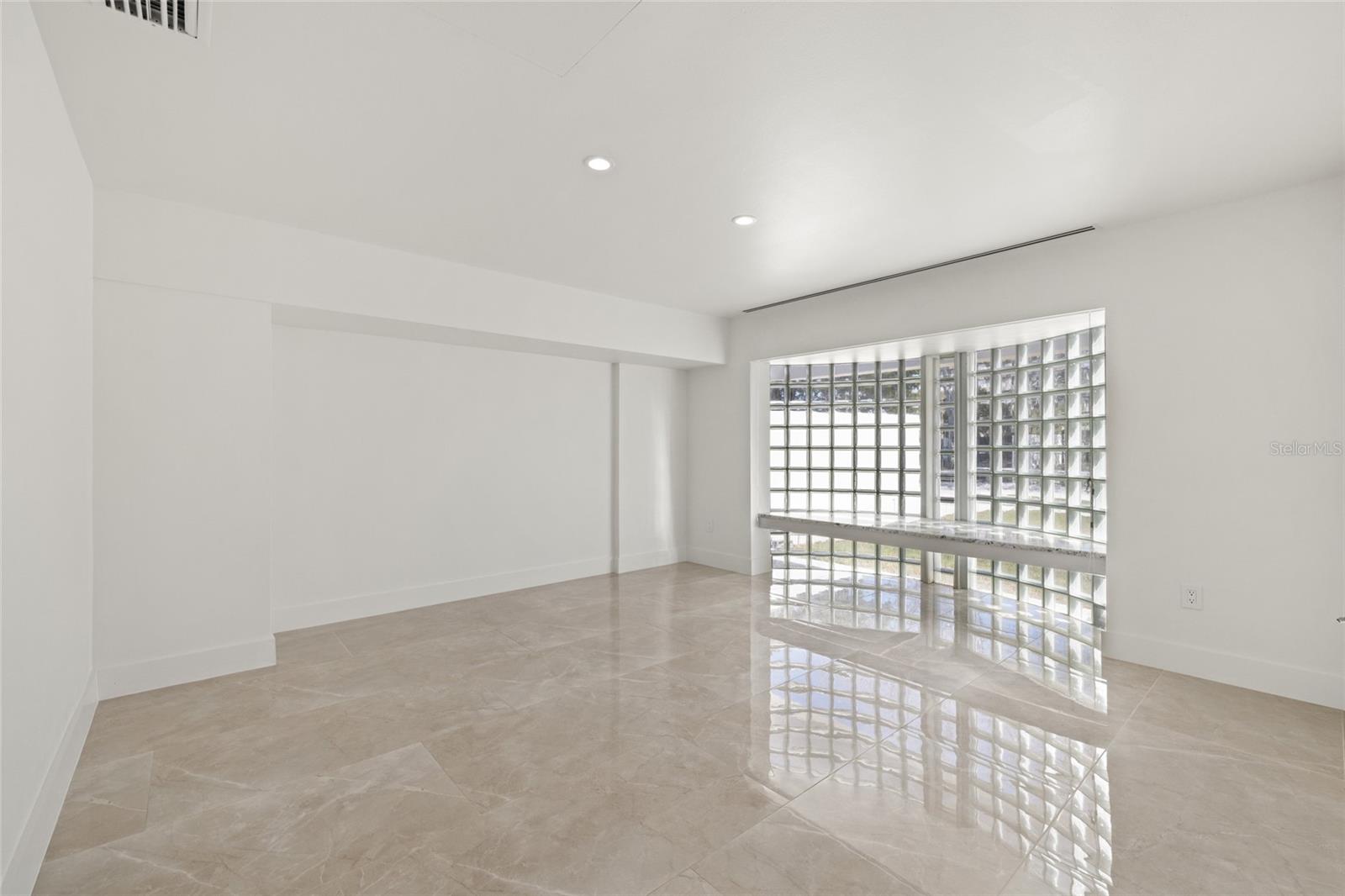 Image 33 of 53 For 320 Shore Drive