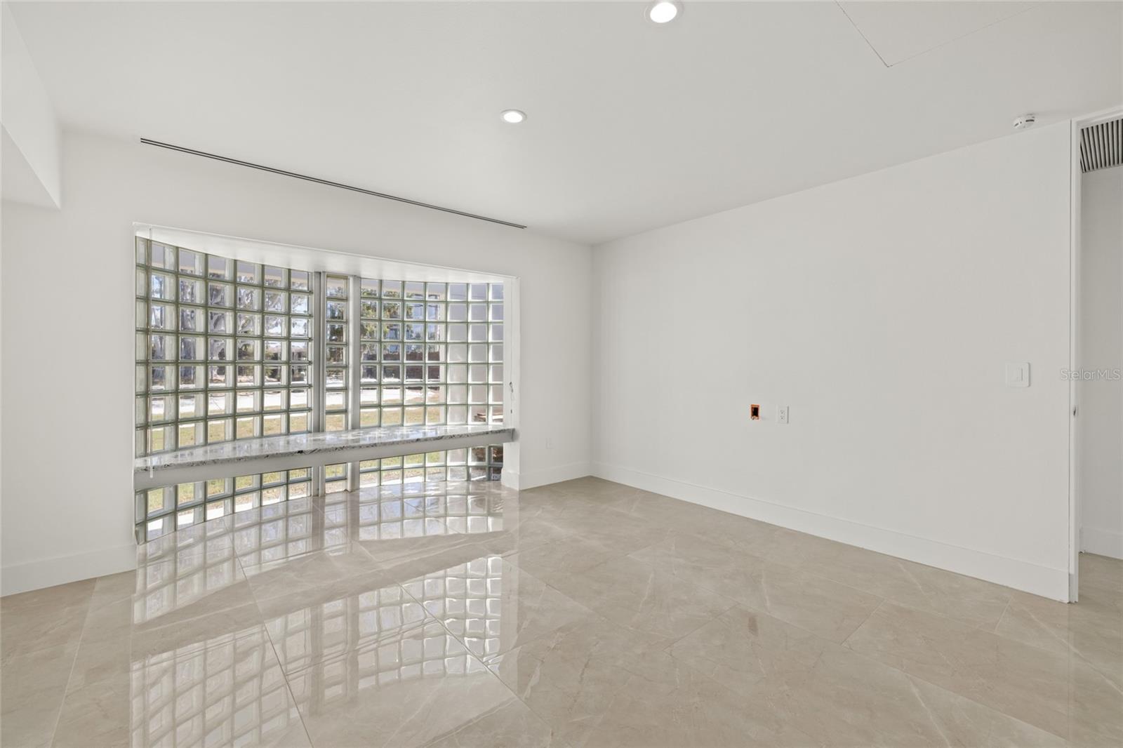 Image 34 of 53 For 320 Shore Drive