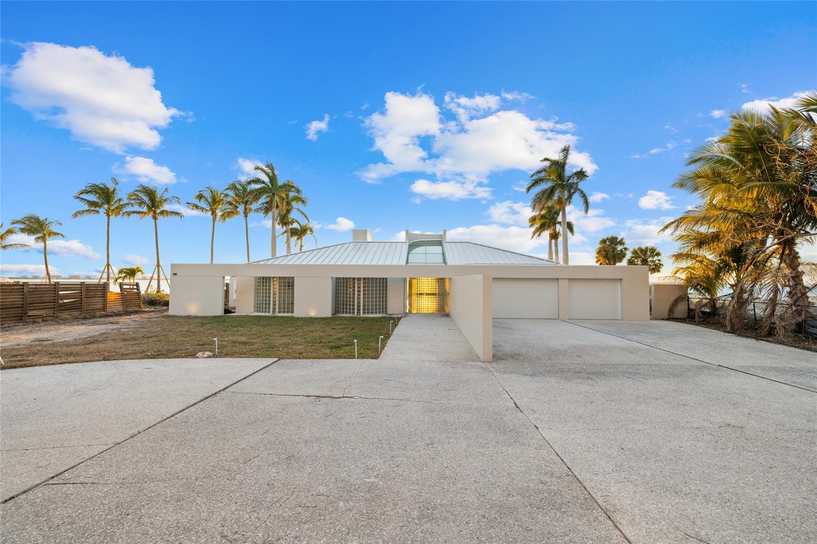 Image 5 of 53 For 320 Shore Drive