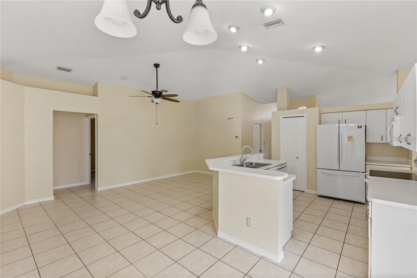 Image 12 of 38 For 3915 Fonsica Avenue