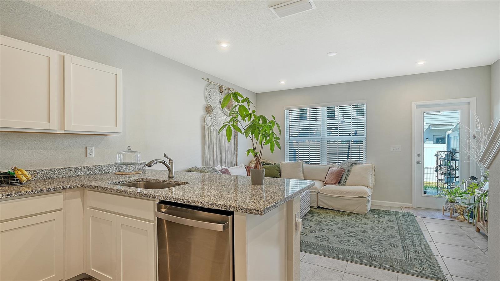 Image 6 of 32 For 14147 Crimson Avenue