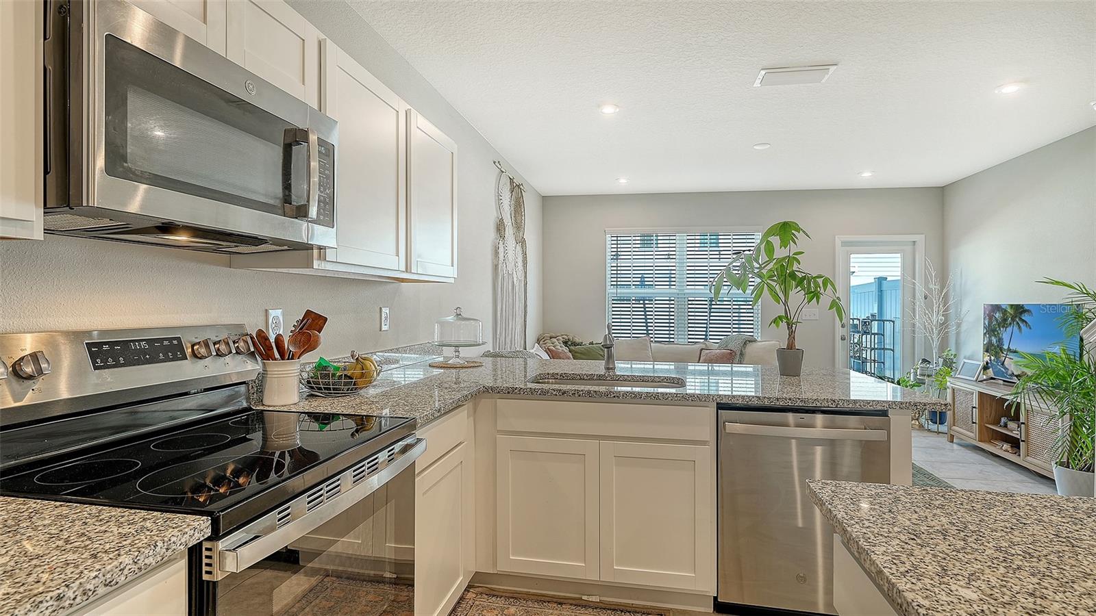 Image 9 of 32 For 14147 Crimson Avenue