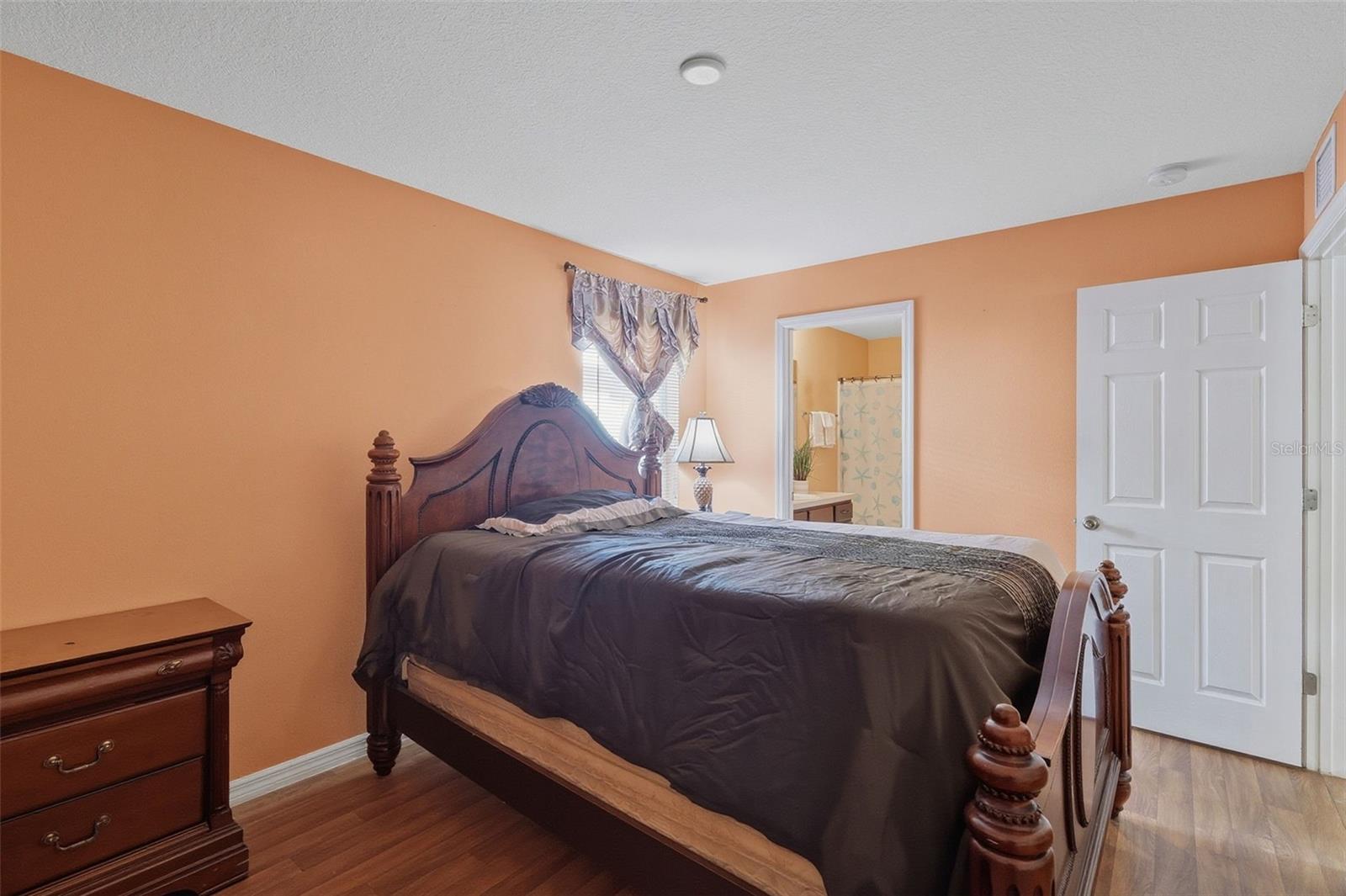 Image 17 of 26 For 4107 11th Street E