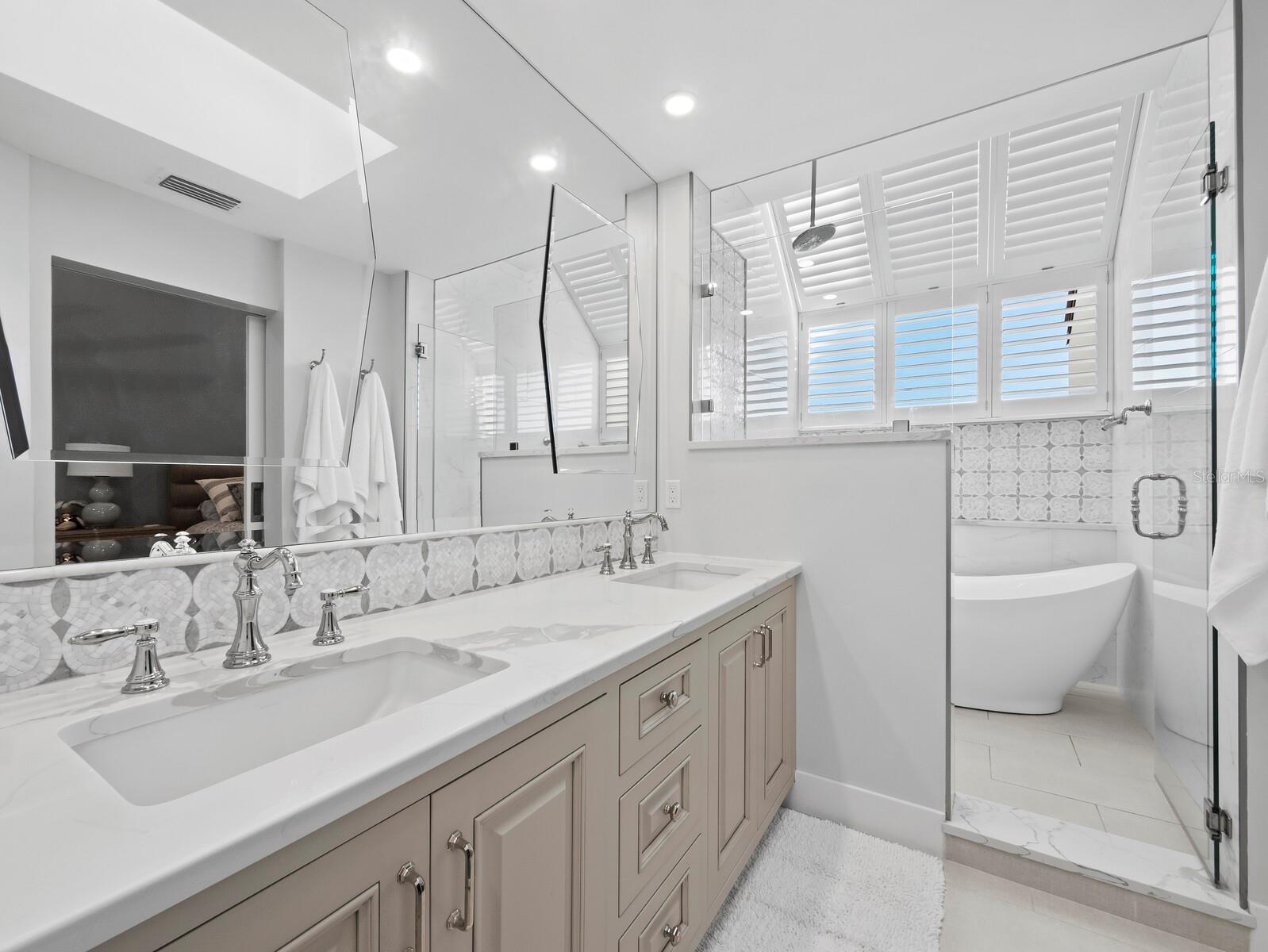 Image 26 of 55 For 1918 Harbourside Drive 902