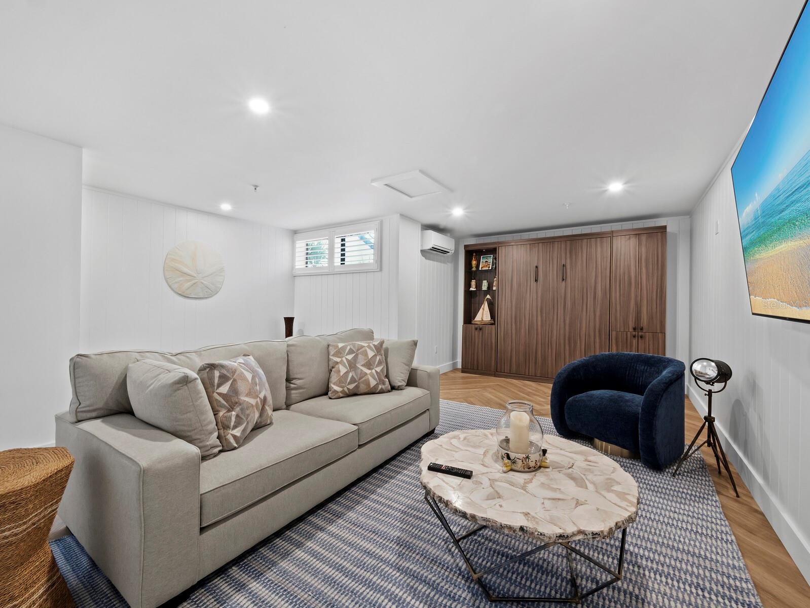 Image 32 of 55 For 1918 Harbourside Drive 902