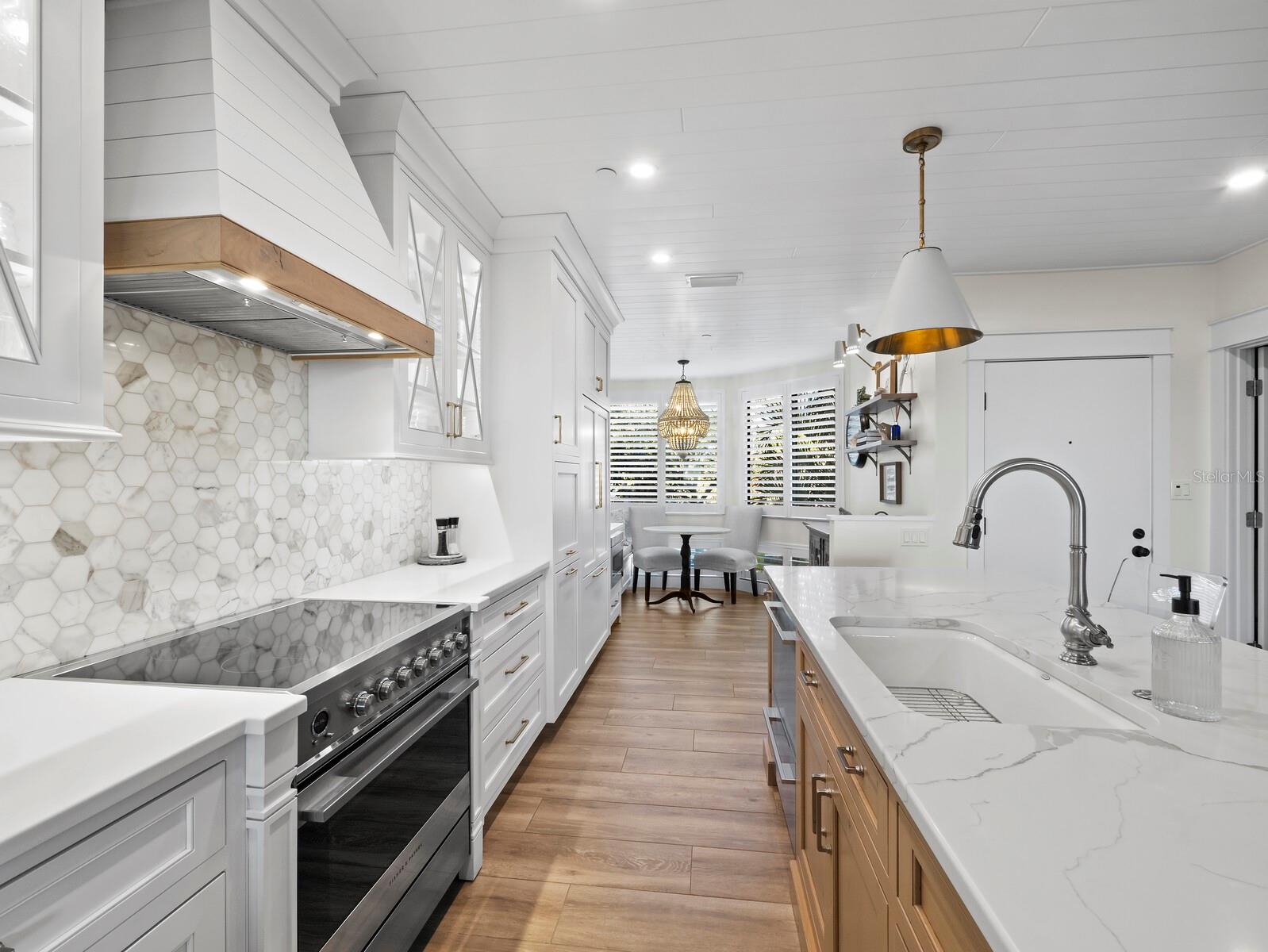 Image 5 of 55 For 1918 Harbourside Drive 902