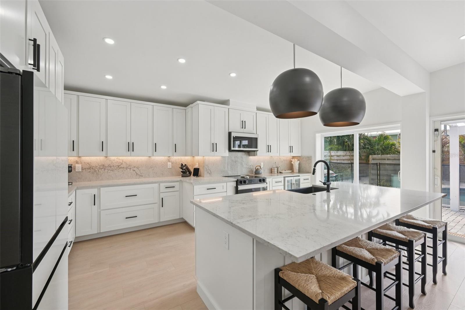 Image 13 of 46 For 866 Shore Drive