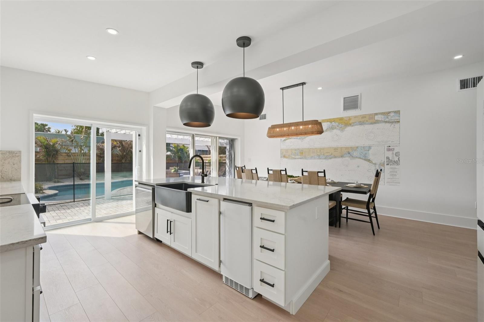 Image 14 of 46 For 866 Shore Drive