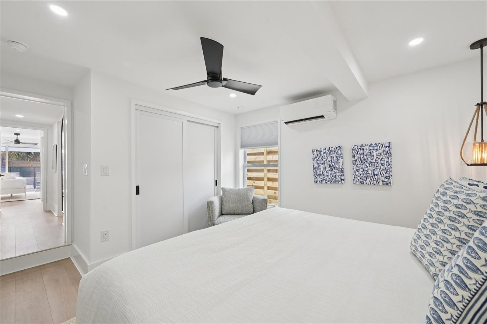 Image 24 of 46 For 866 Shore Drive