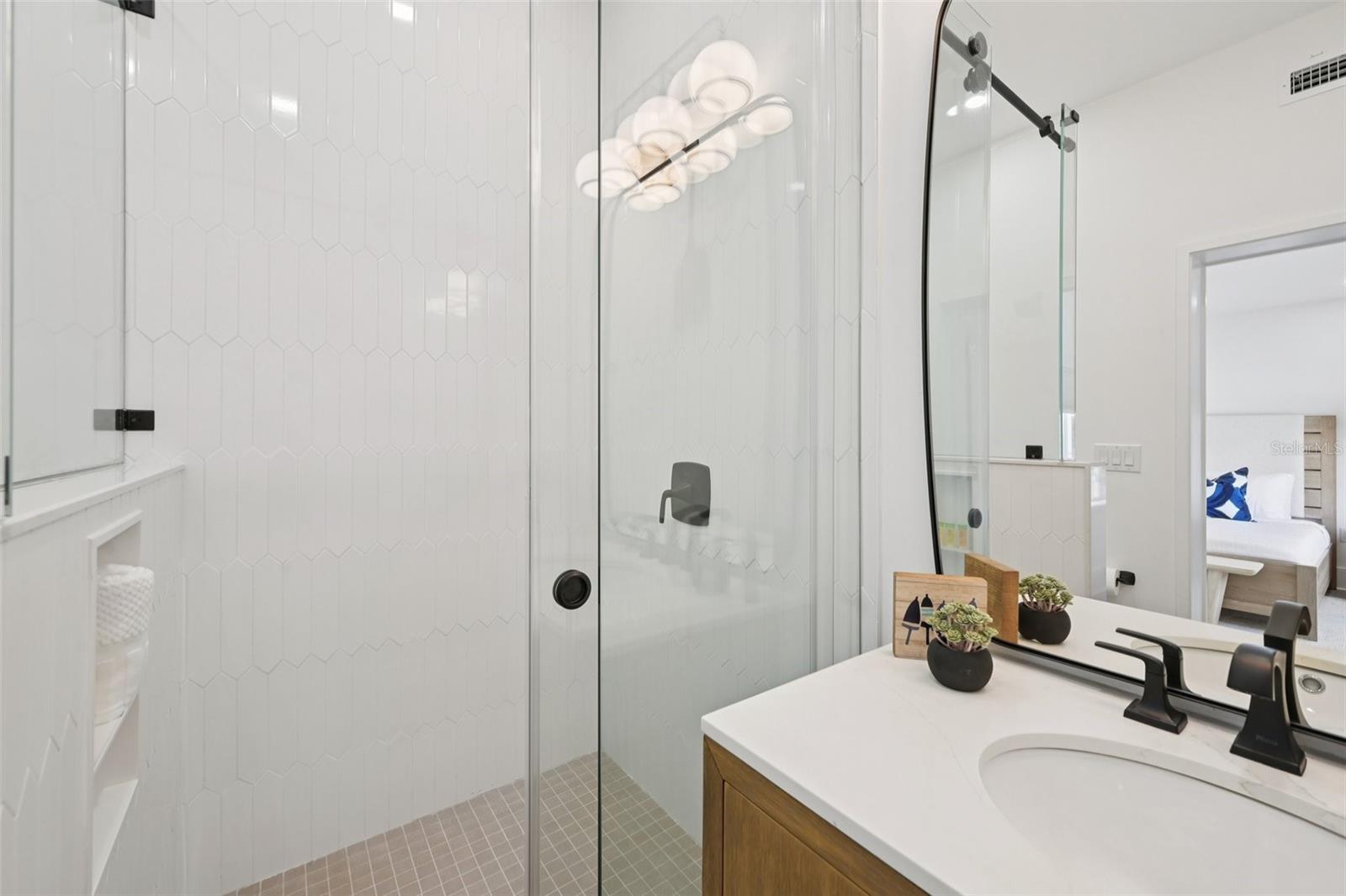 Image 35 of 46 For 866 Shore Drive