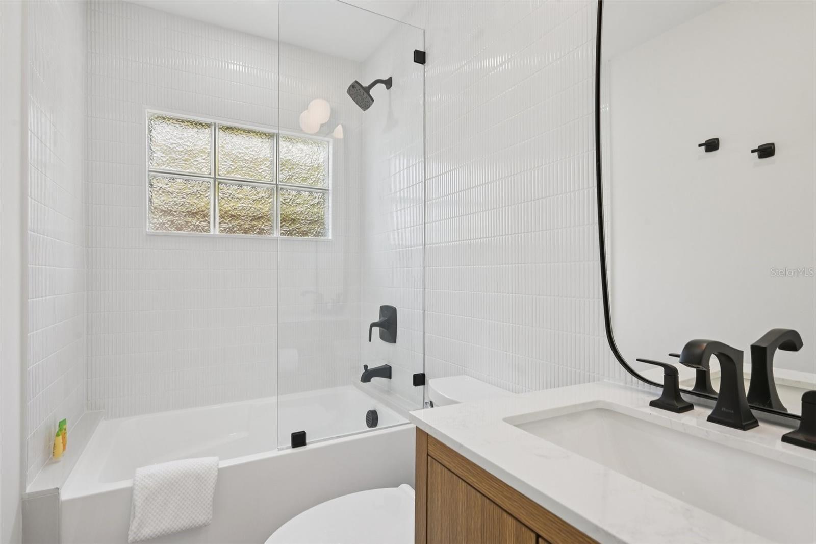 Image 36 of 46 For 866 Shore Drive