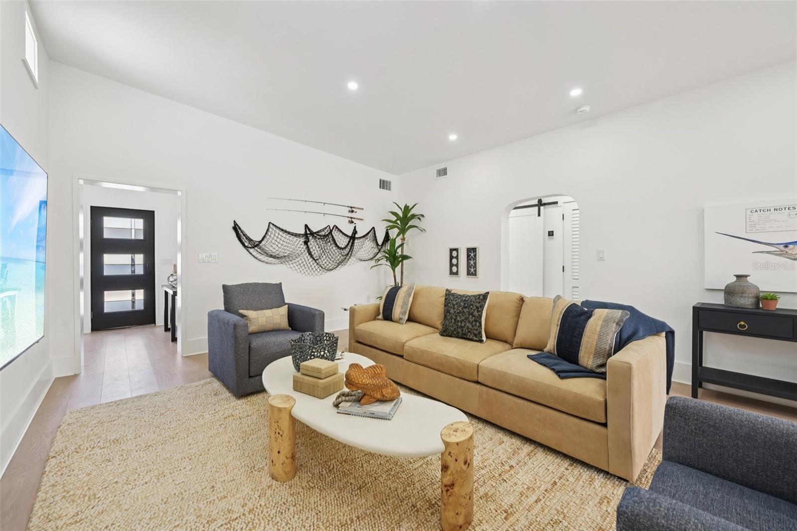 Image 9 of 46 For 866 Shore Drive