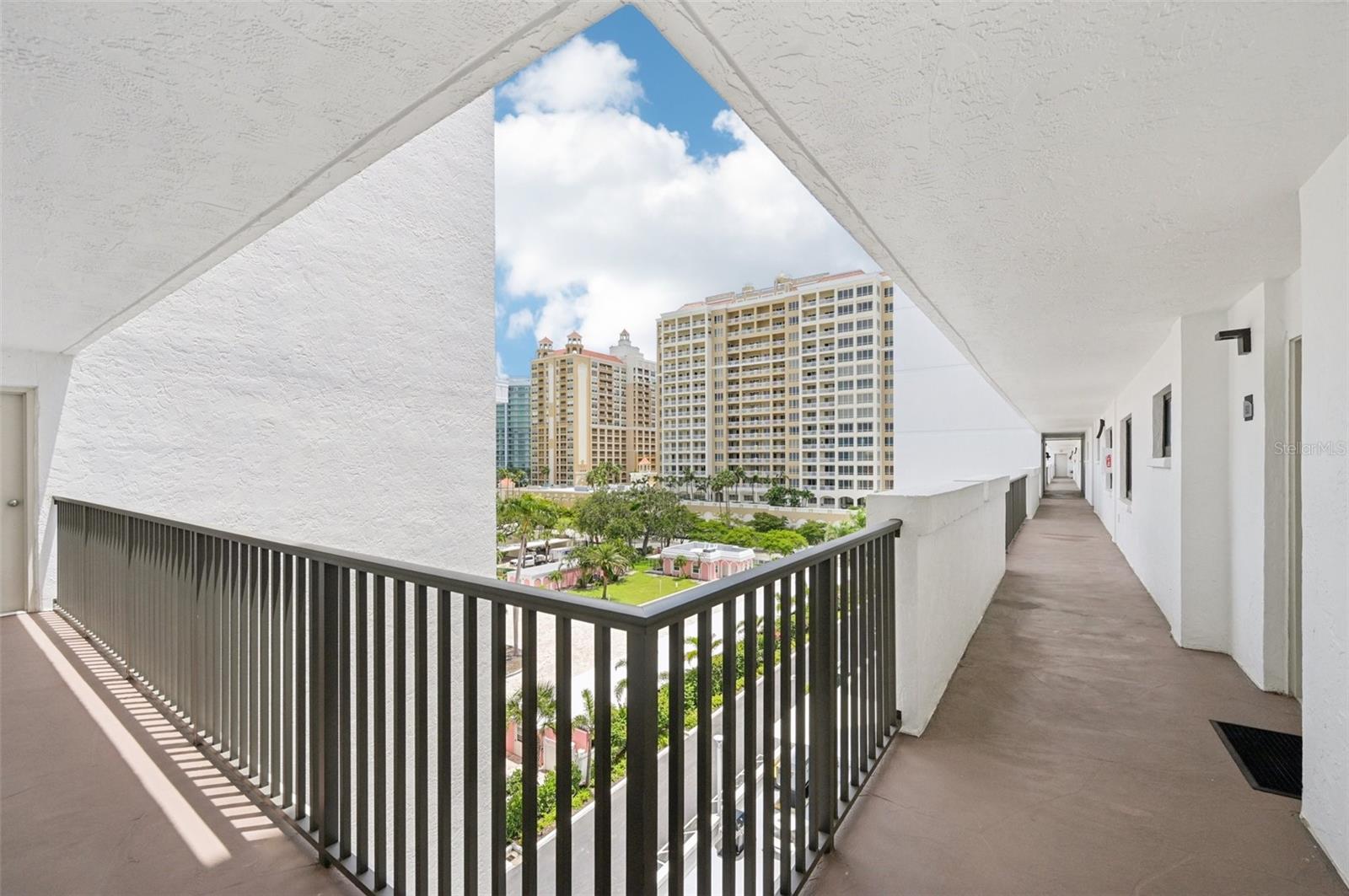 Image 13 of 70 For 11 Sunset Drive 502