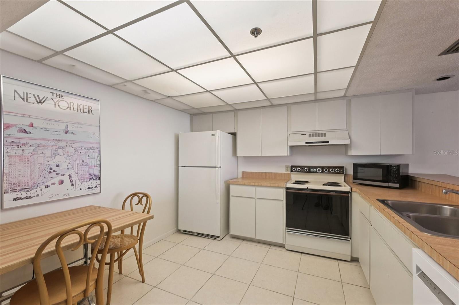 Image 28 of 70 For 11 Sunset Drive 502