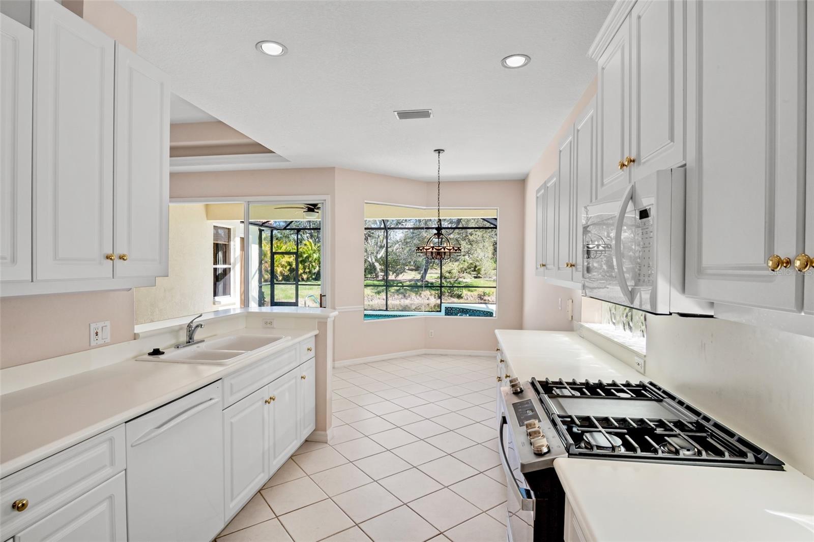 Image 14 of 57 For 8335 Nice Way