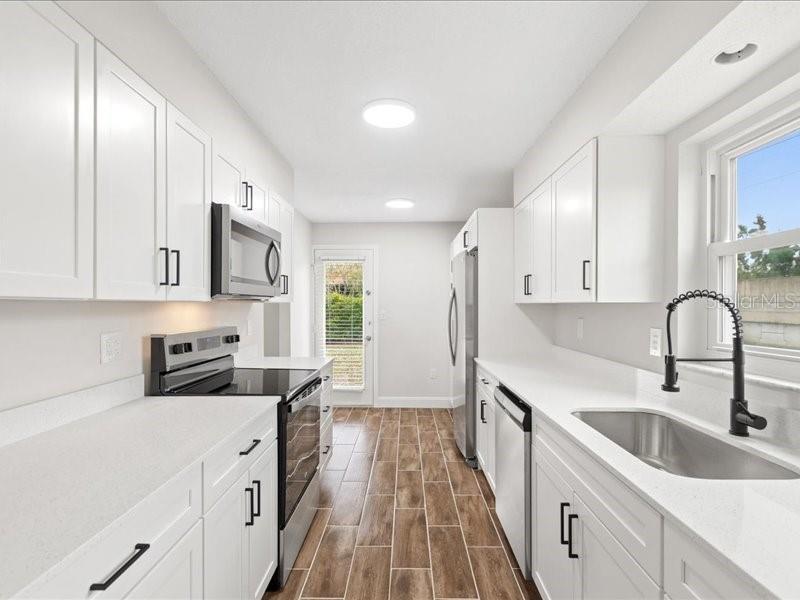 Image 14 of 39 For 1941 Settlement Road 11