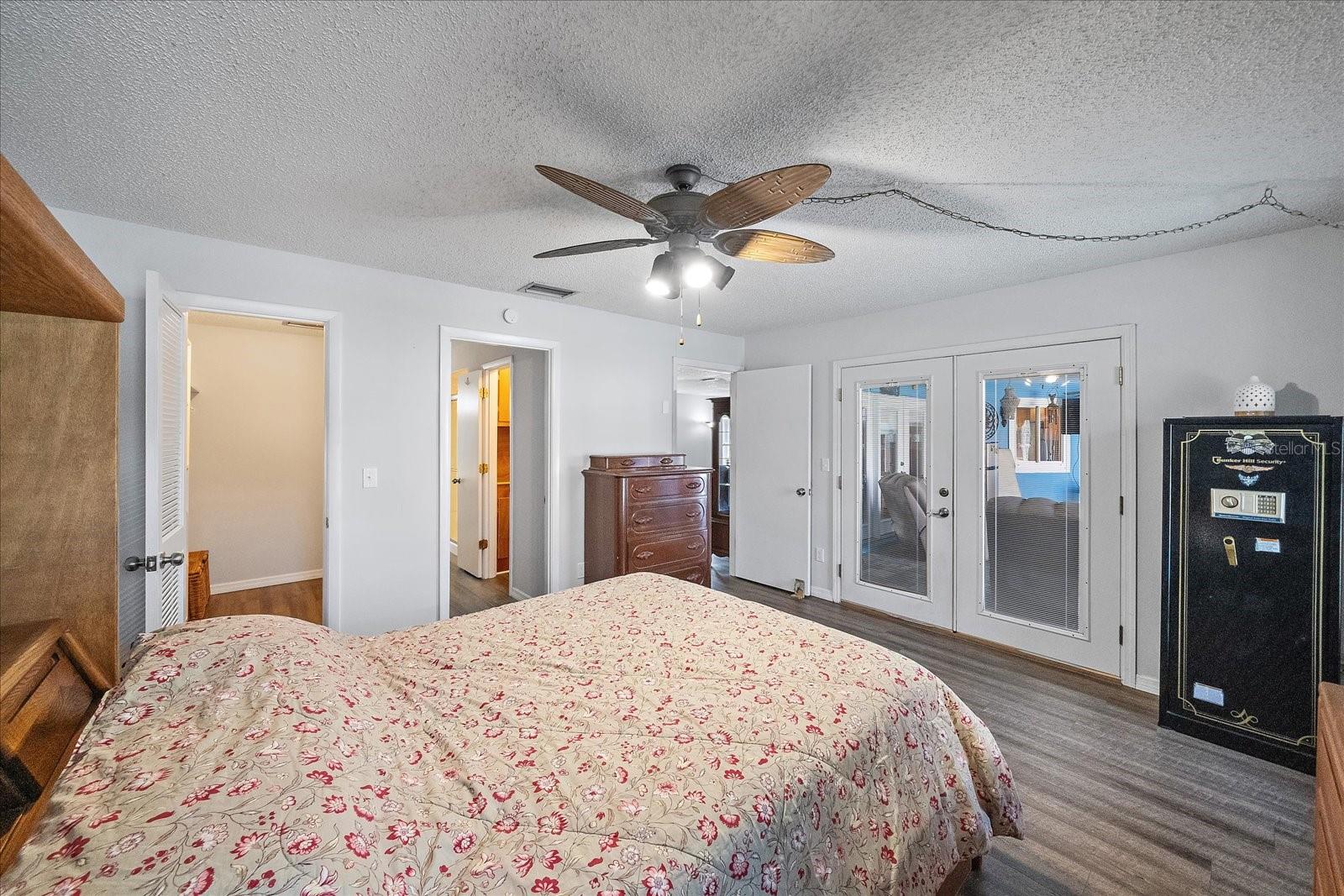 Image 14 of 42 For 3601 Egerton Circle