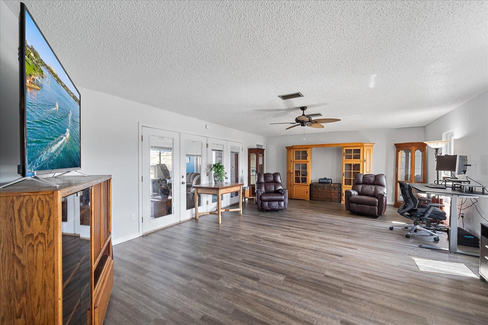 Image 18 of 42 For 3601 Egerton Circle