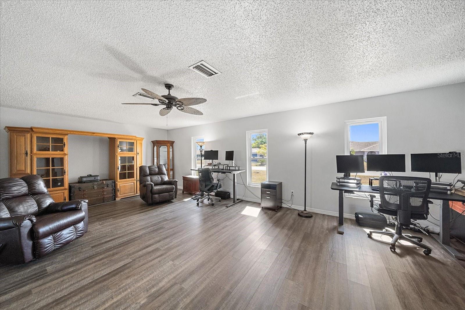 Image 19 of 42 For 3601 Egerton Circle