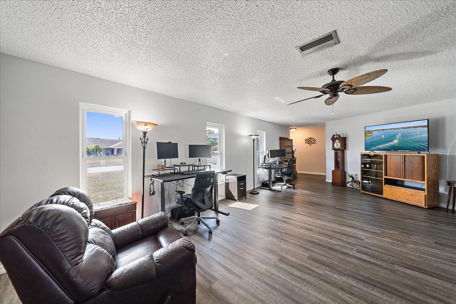 Image 20 of 42 For 3601 Egerton Circle