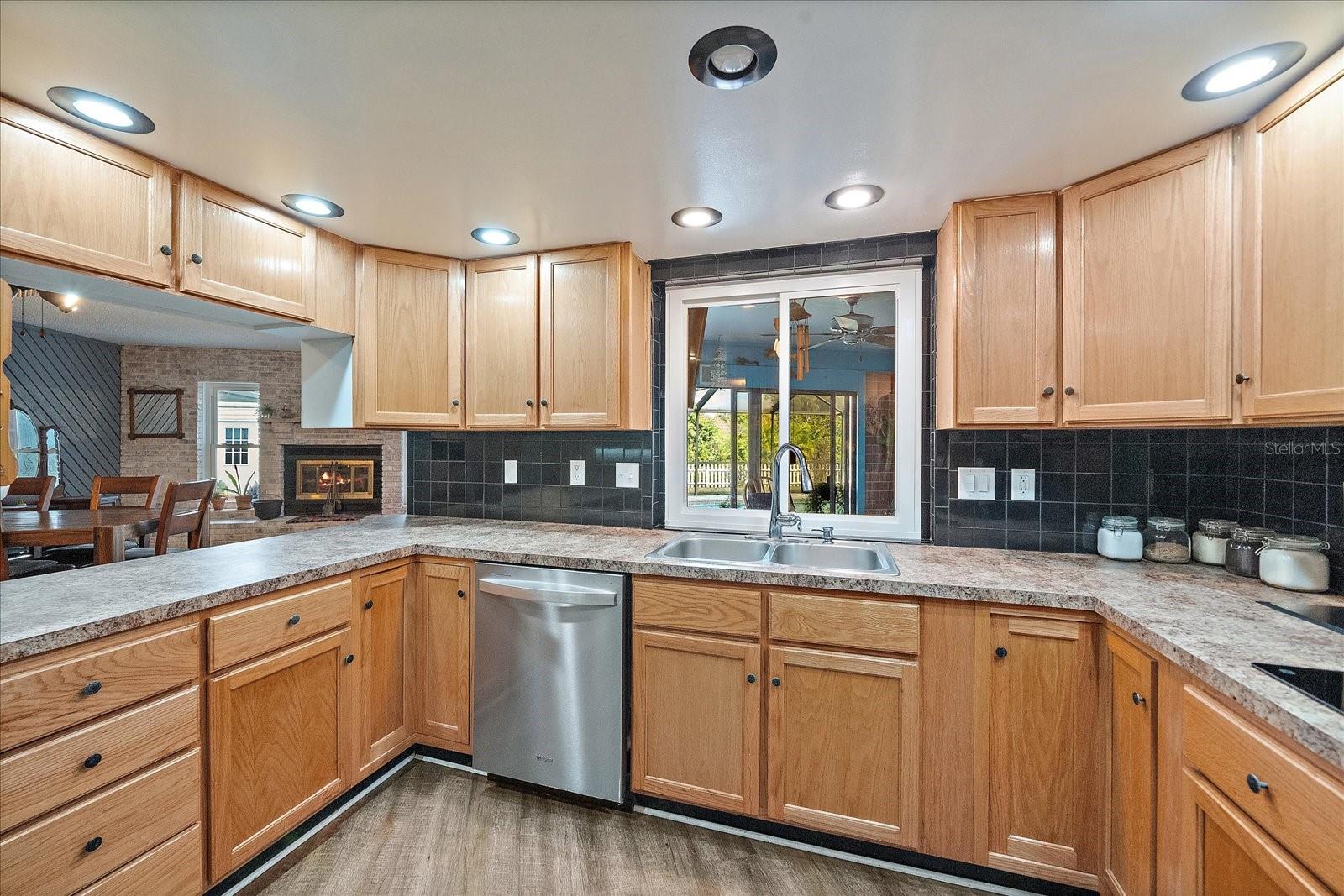 Image 23 of 42 For 3601 Egerton Circle