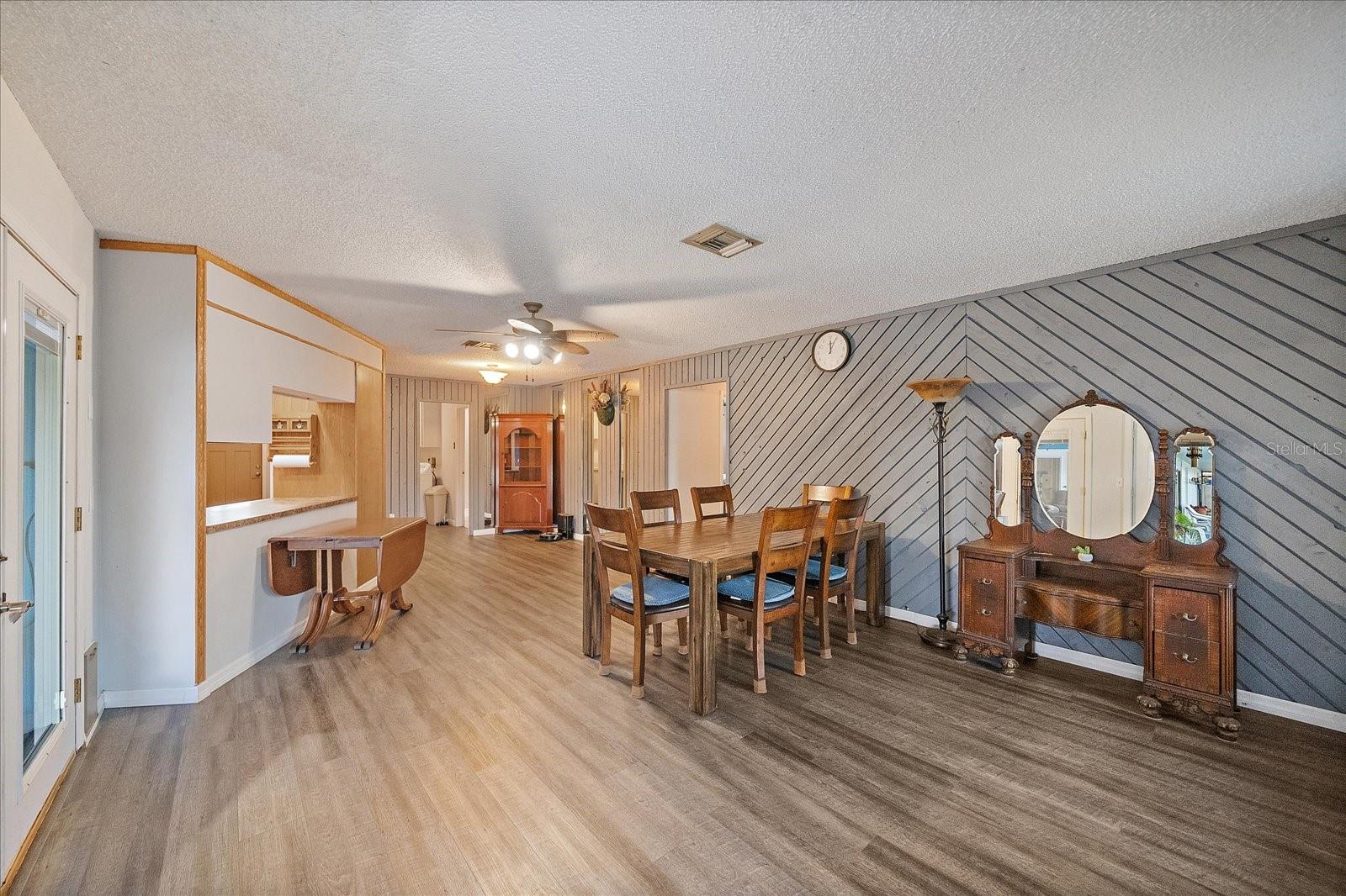 Image 28 of 42 For 3601 Egerton Circle