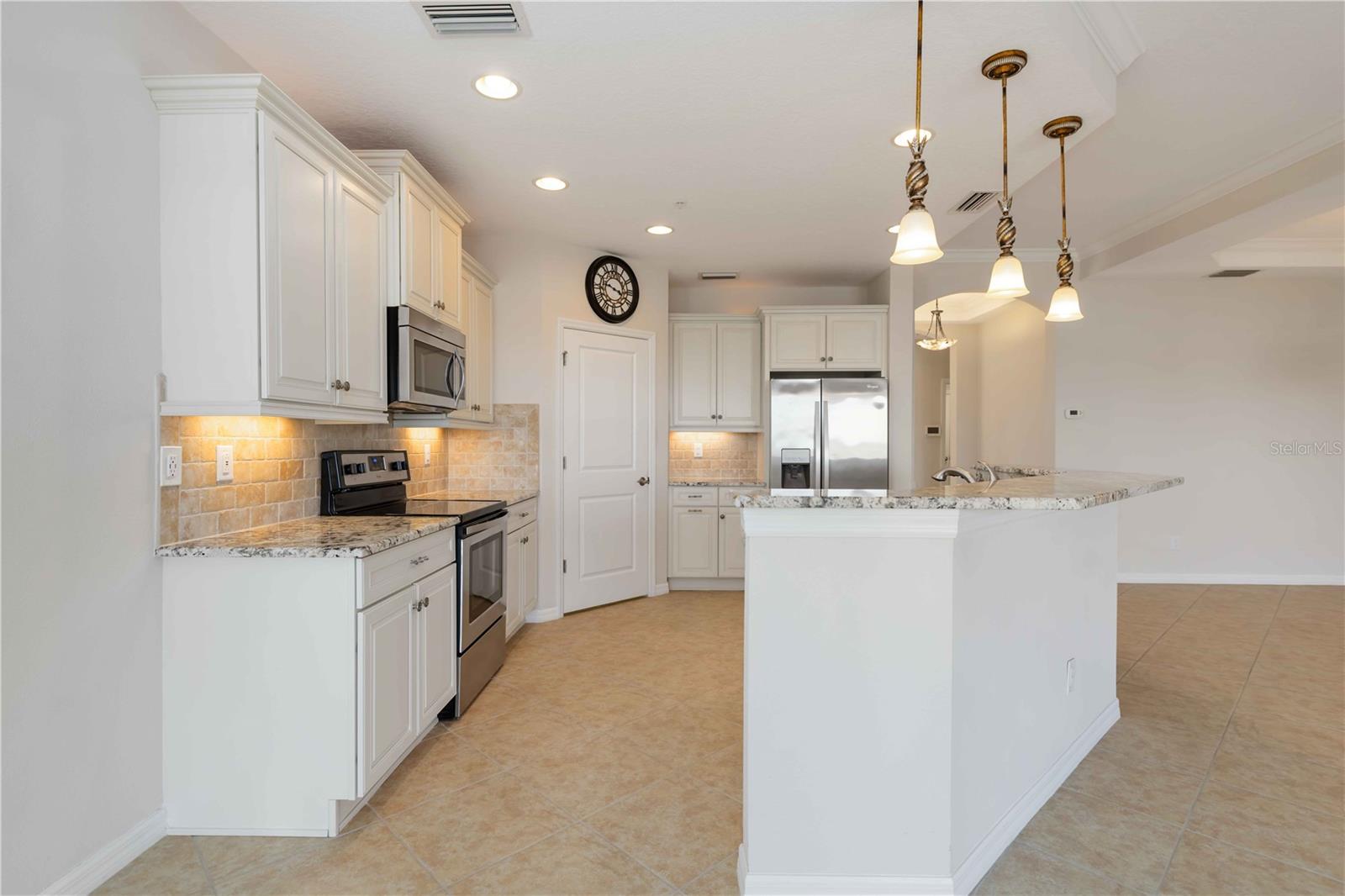 Image 15 of 35 For 1264 Riverscape Street B