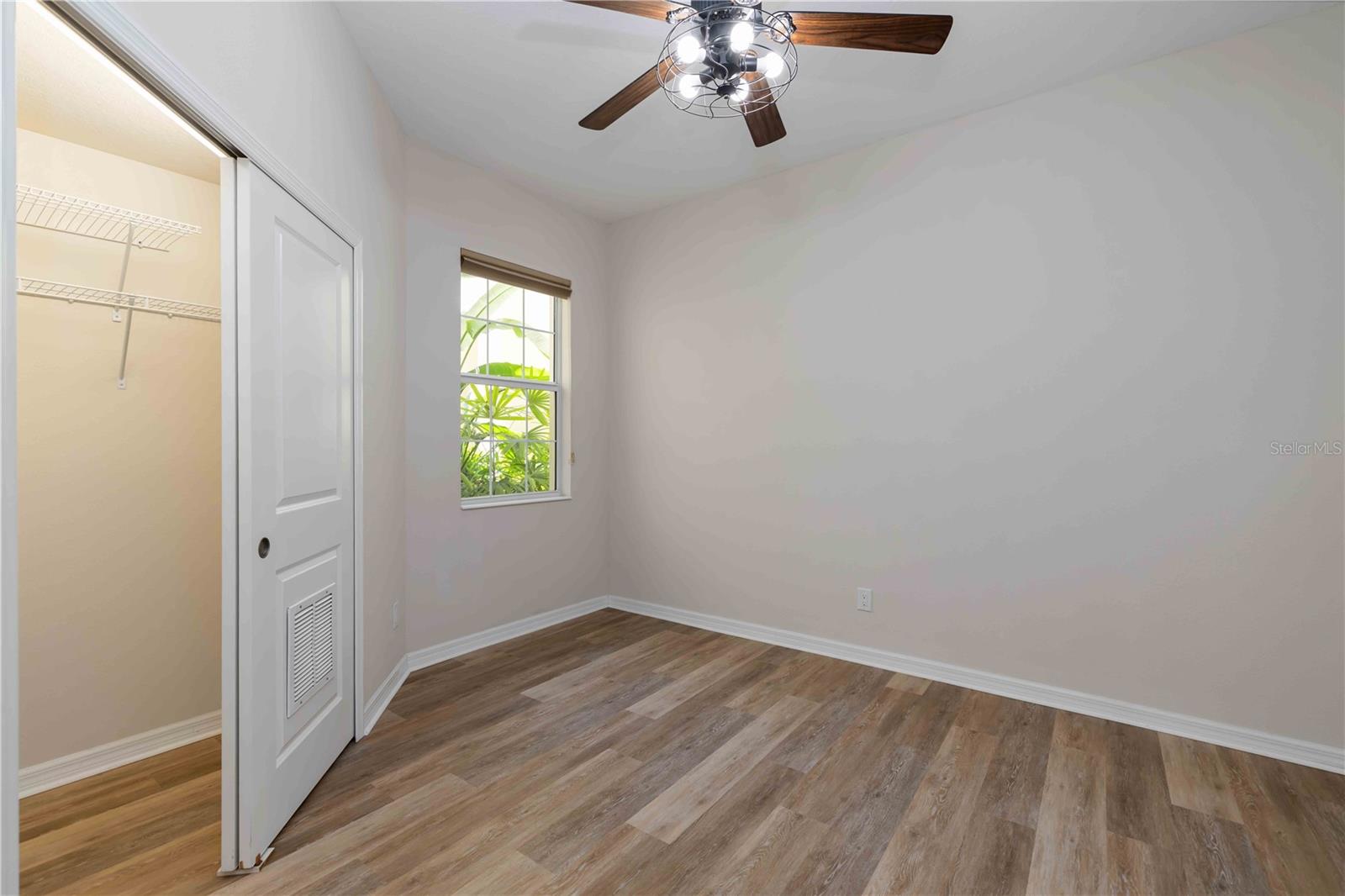 Image 25 of 35 For 1264 Riverscape Street B