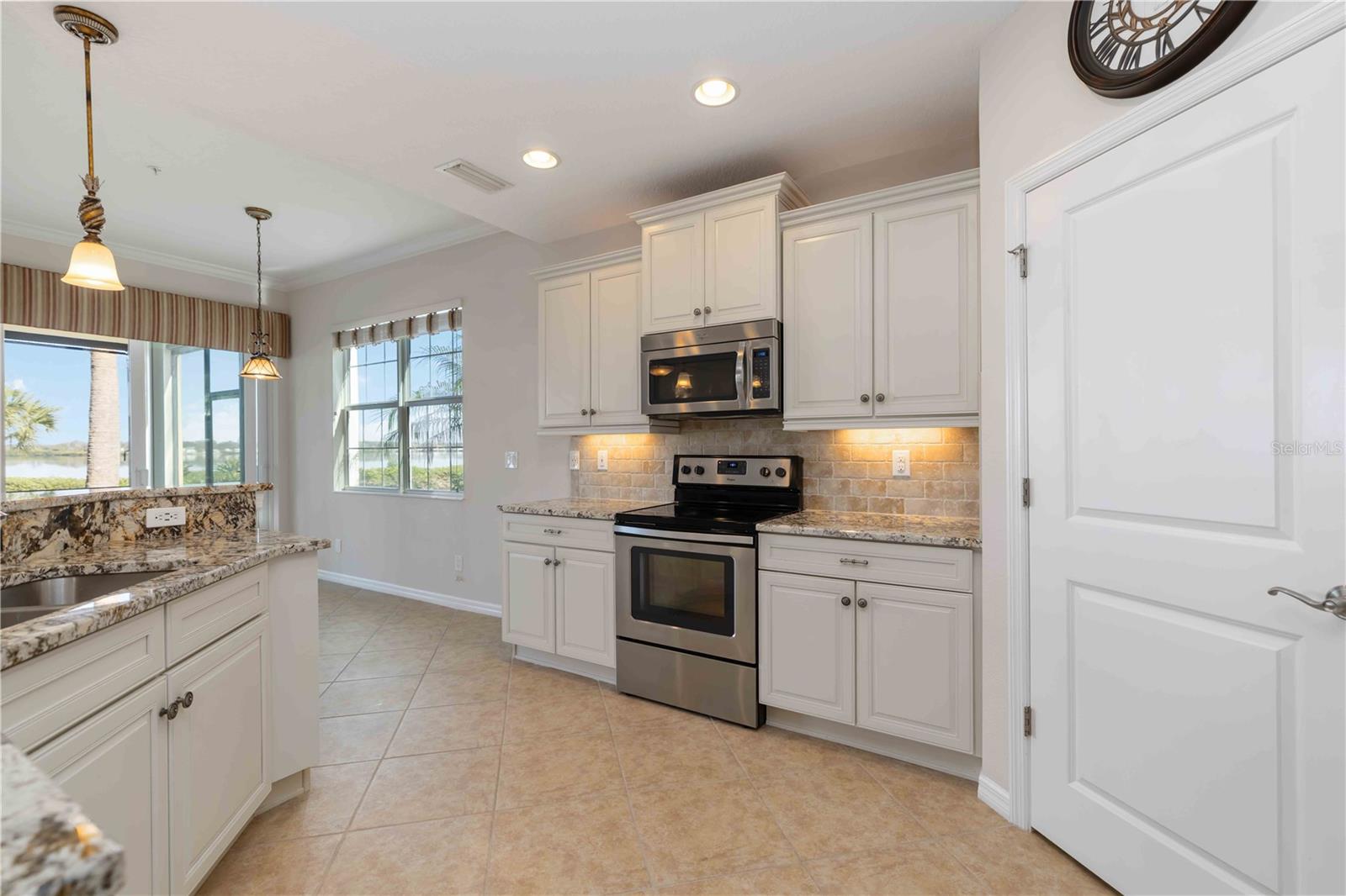 Image 6 of 35 For 1264 Riverscape Street B