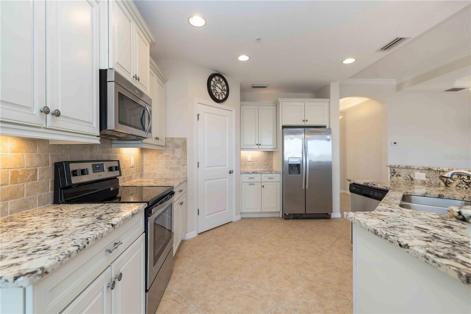 Image 7 of 35 For 1264 Riverscape Street B