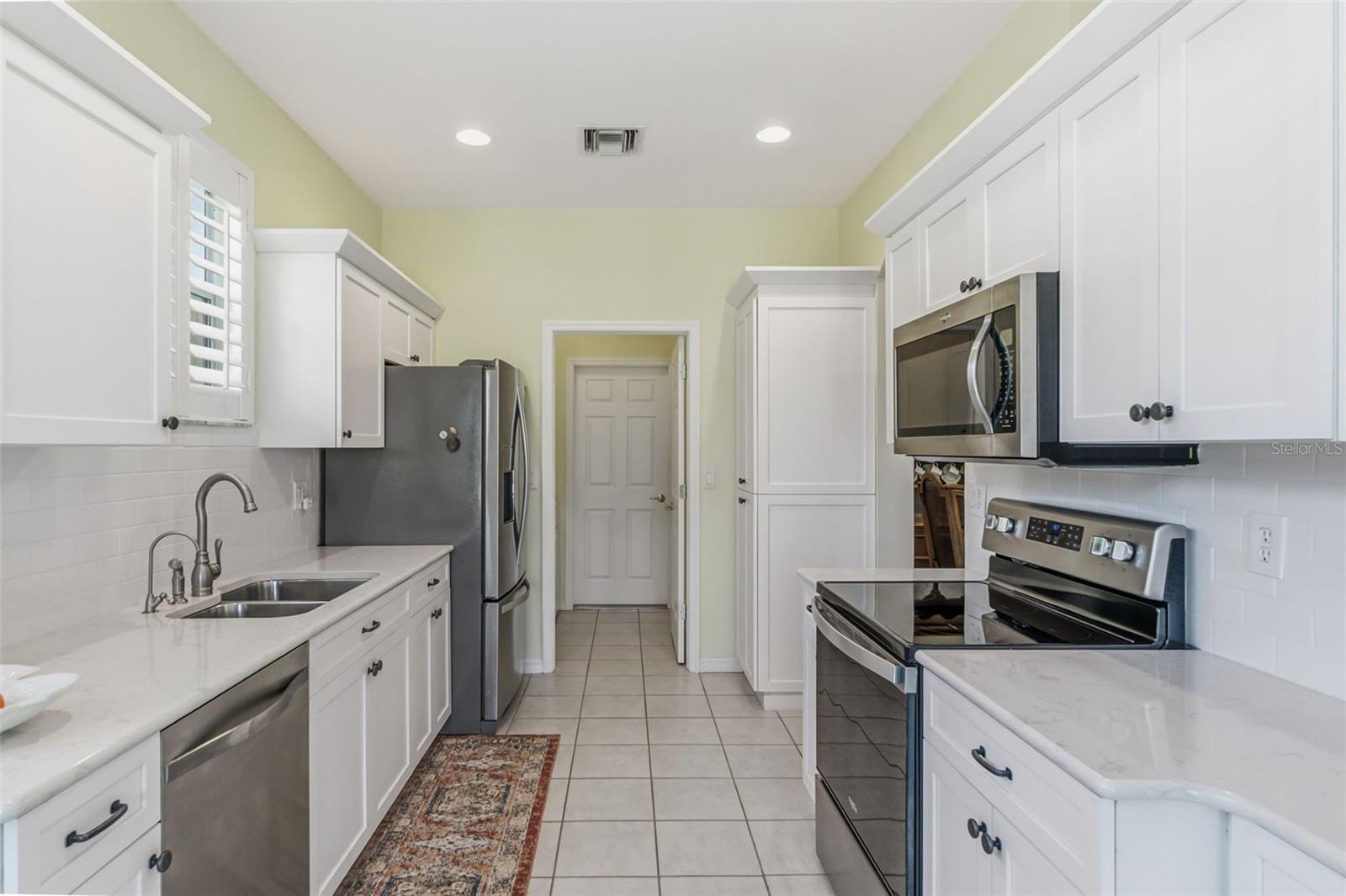 Image 13 of 44 For 1777 Emerald Cove Circle