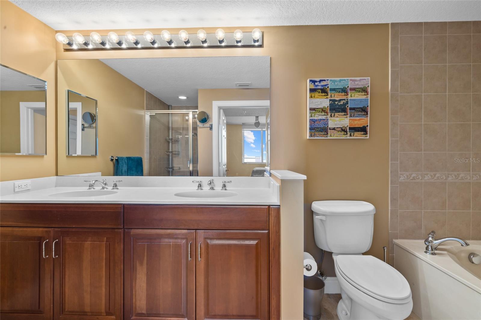 Image 16 of 53 For 800 Tamiami Trail 611