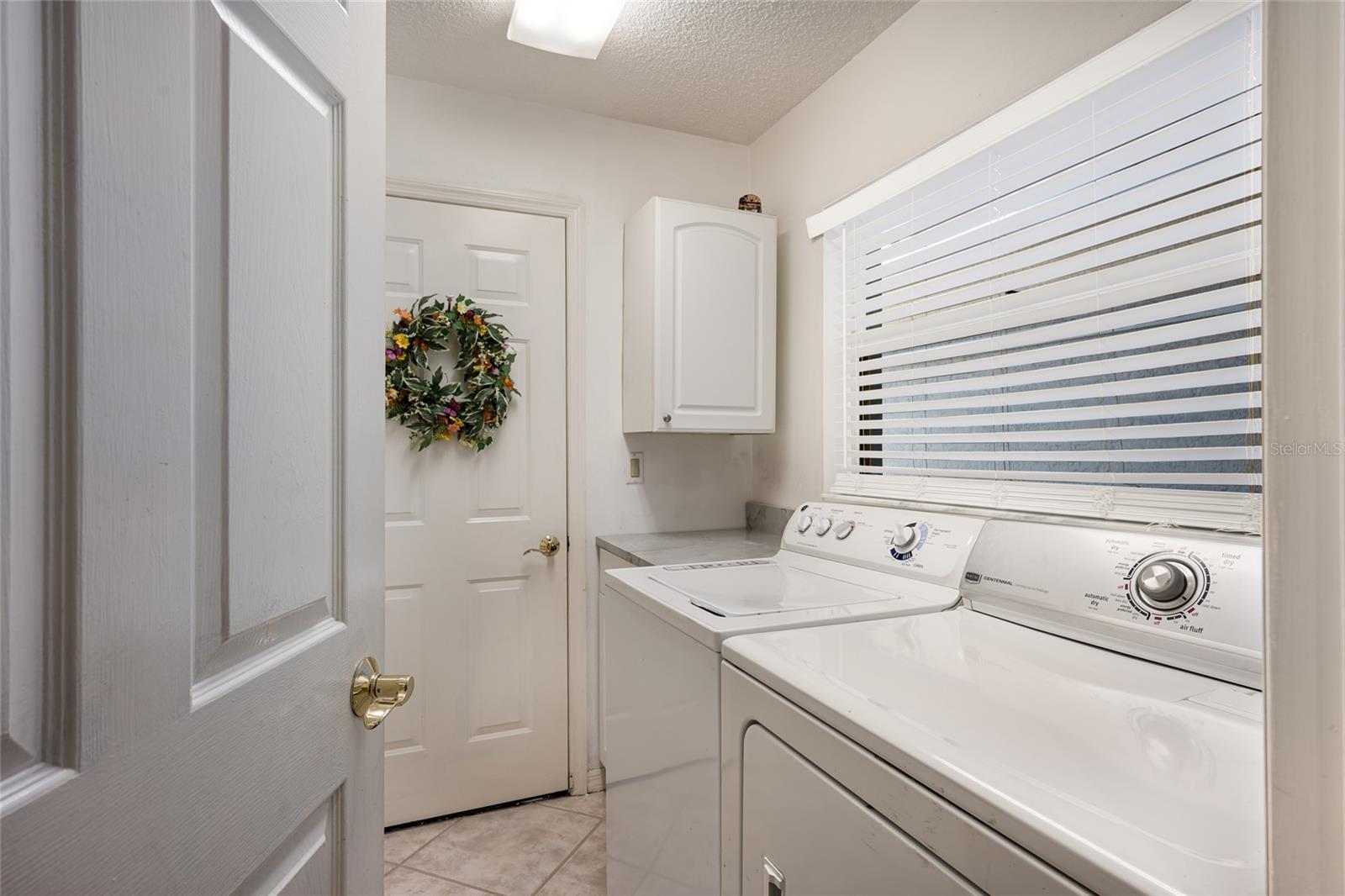 Image 18 of 40 For 5590 Golf Pointe Drive 5590