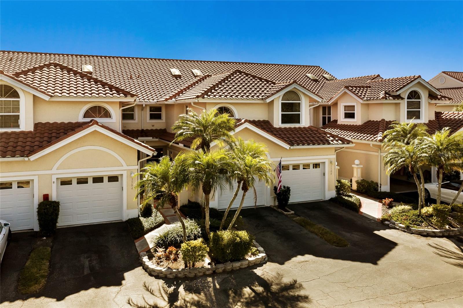 Image 2 of 40 For 5590 Golf Pointe Drive 5590