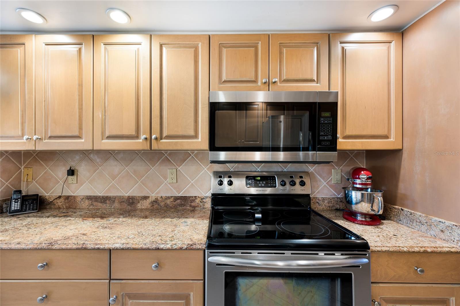 Image 7 of 40 For 5590 Golf Pointe Drive 5590