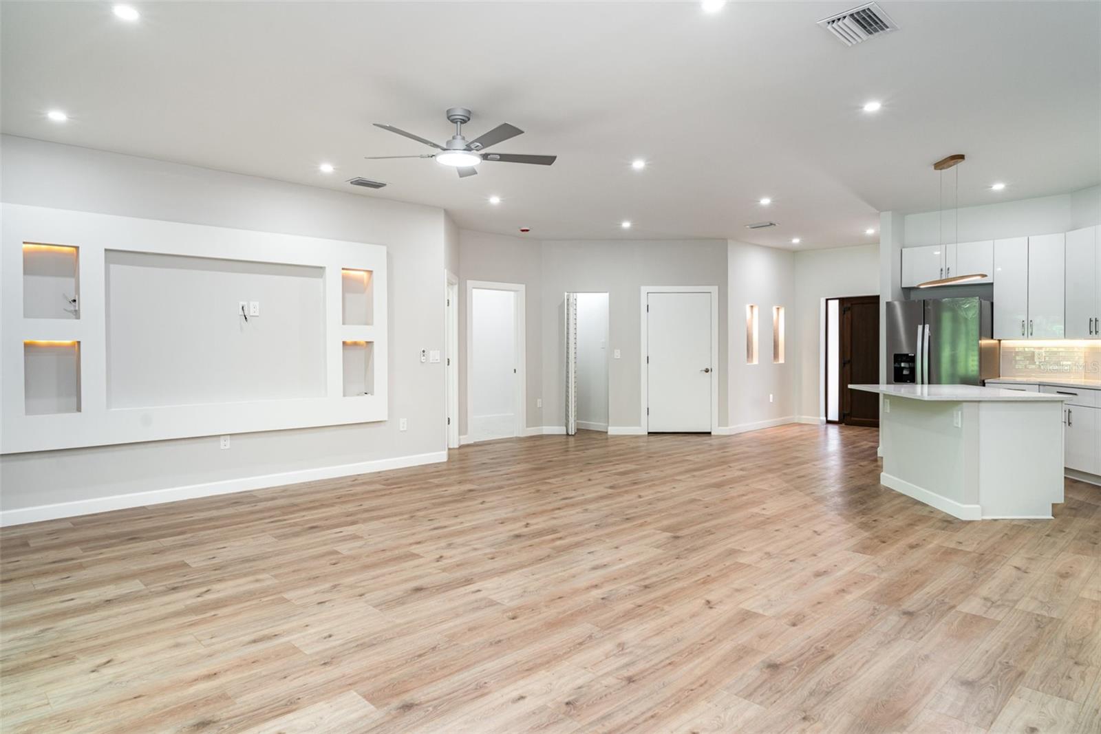 Image 6 of 29 For 2141 Cork Oak Street