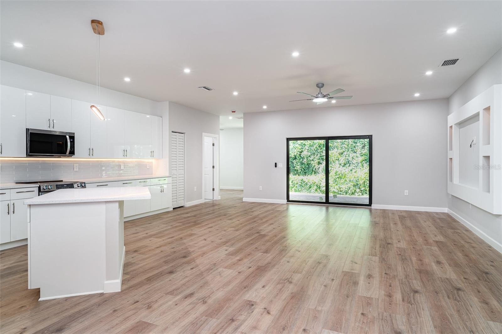 Image 7 of 29 For 2141 Cork Oak Street