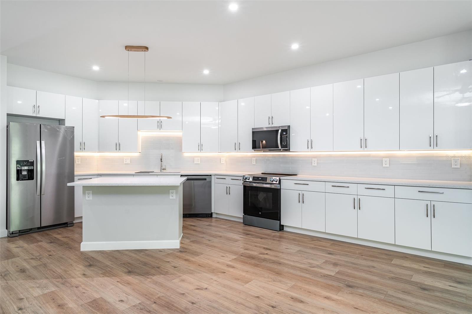 Image 9 of 29 For 2141 Cork Oak Street