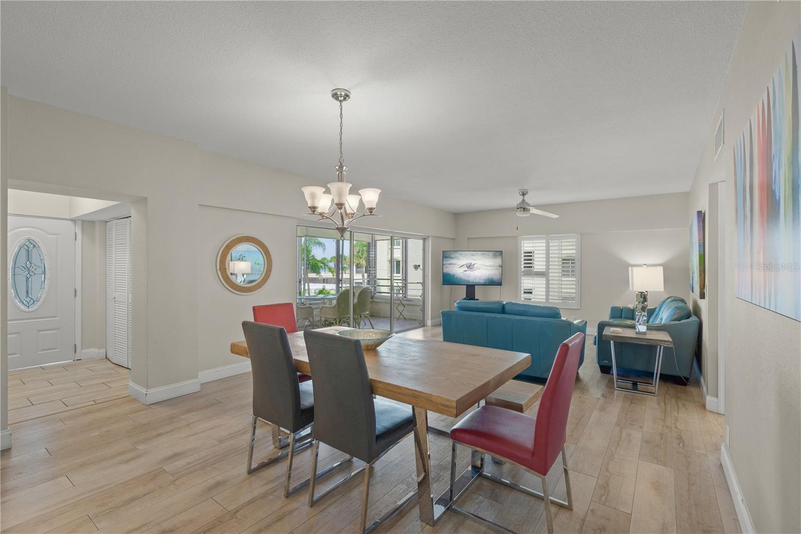 Image 10 of 38 For 6146 Midnight Pass Road 12s