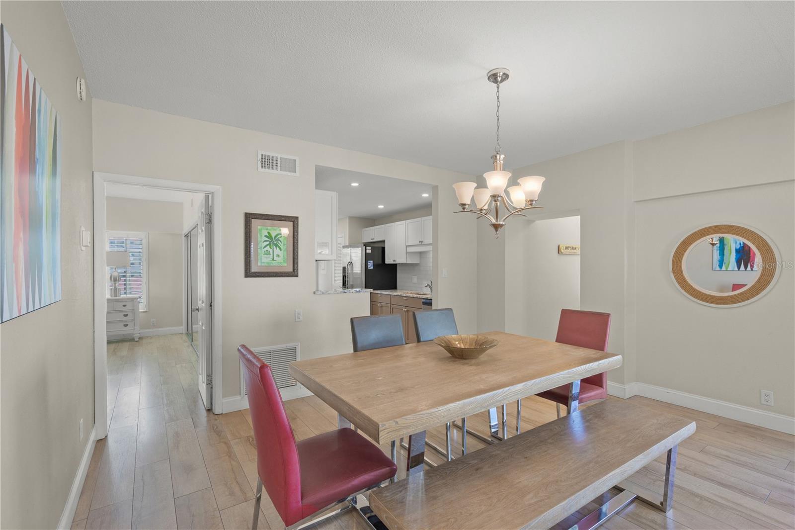 Image 11 of 38 For 6146 Midnight Pass Road 12s