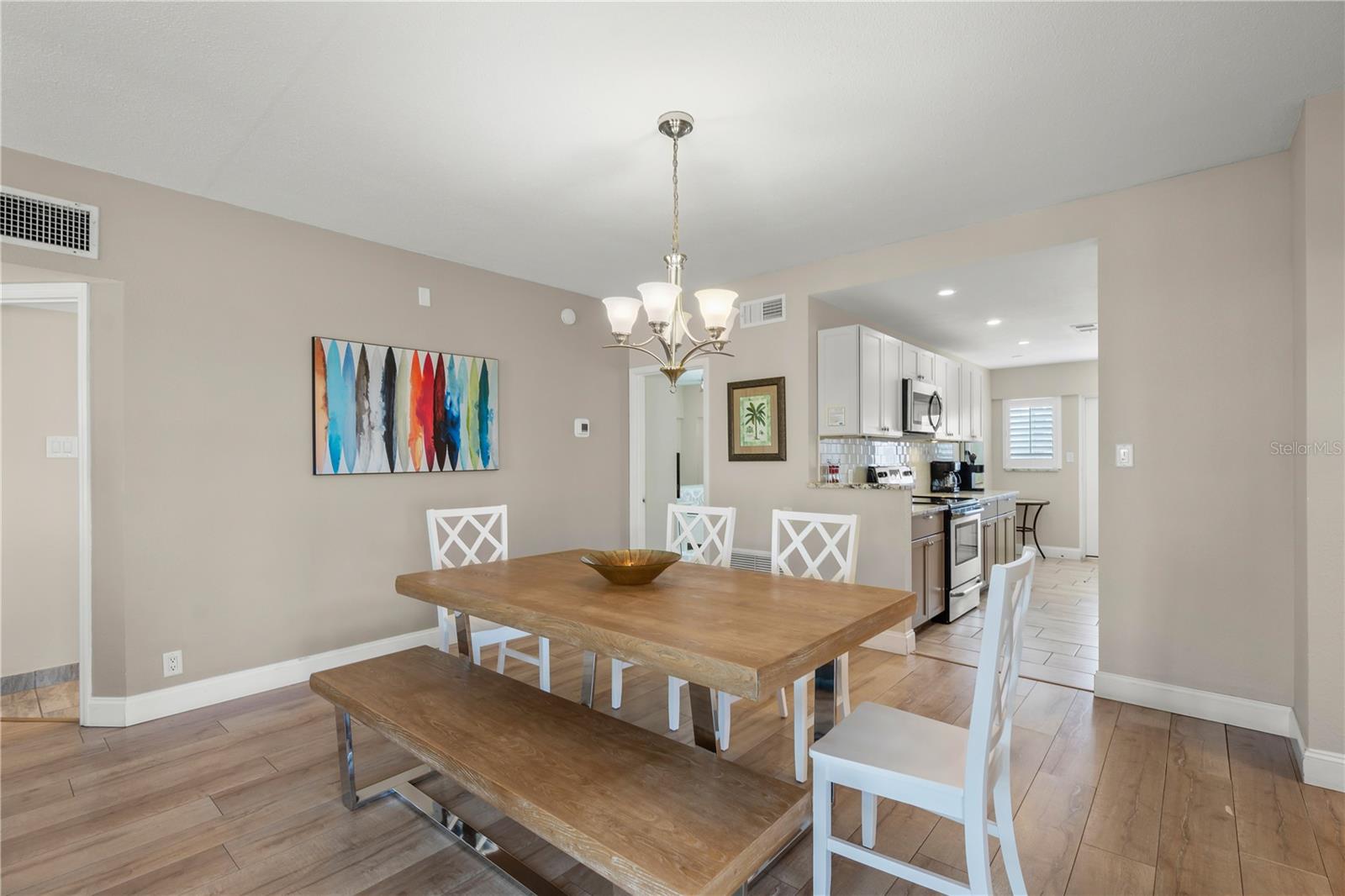 Image 14 of 38 For 6146 Midnight Pass Road 12s