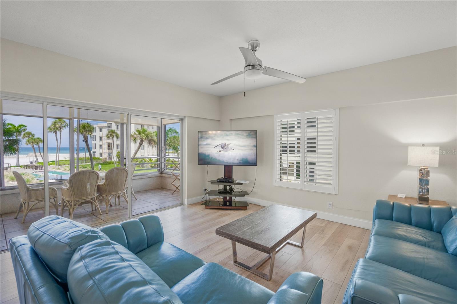 Image 3 of 38 For 6146 Midnight Pass Road 12s