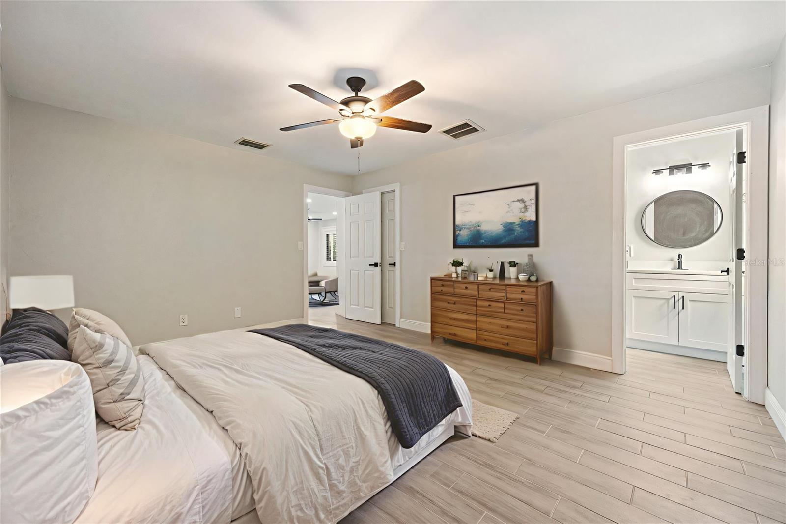 Image 7 of 52 For 1432 11th Street