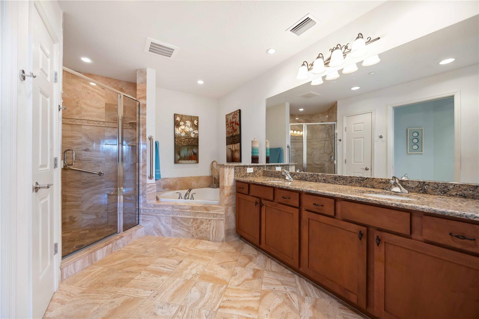 Image 21 of 64 For 7702 Lake Vista Court 305