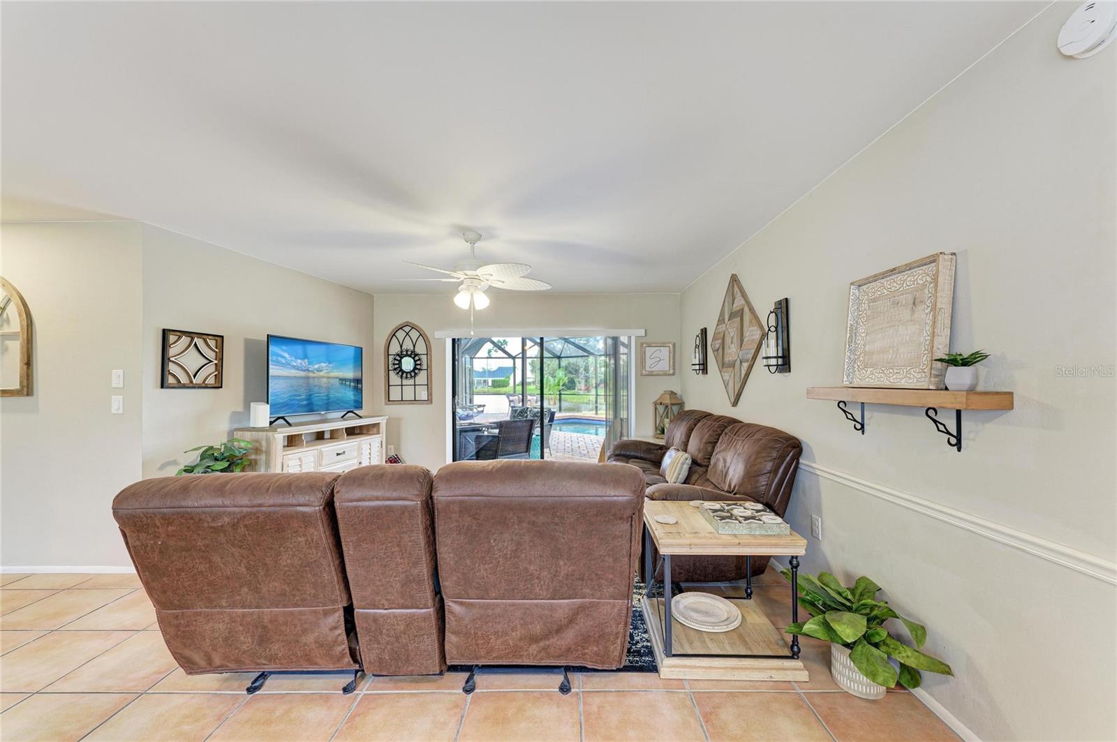 Image 16 of 54 For 3871 Easton Street