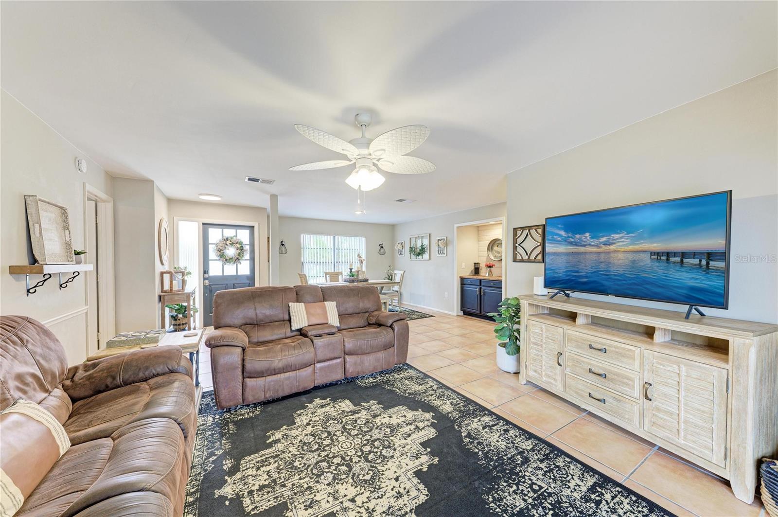 Image 20 of 54 For 3871 Easton Street