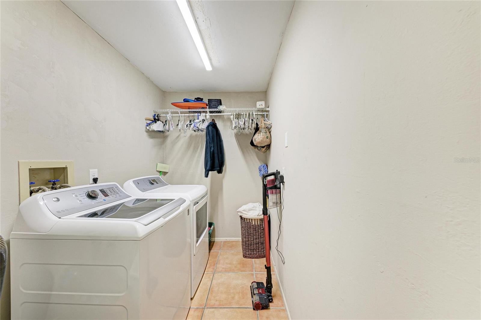 Image 46 of 54 For 3871 Easton Street