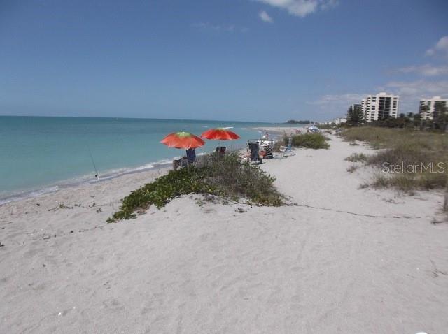 Image 2 of 12 For 620 Flamingo Drive 105