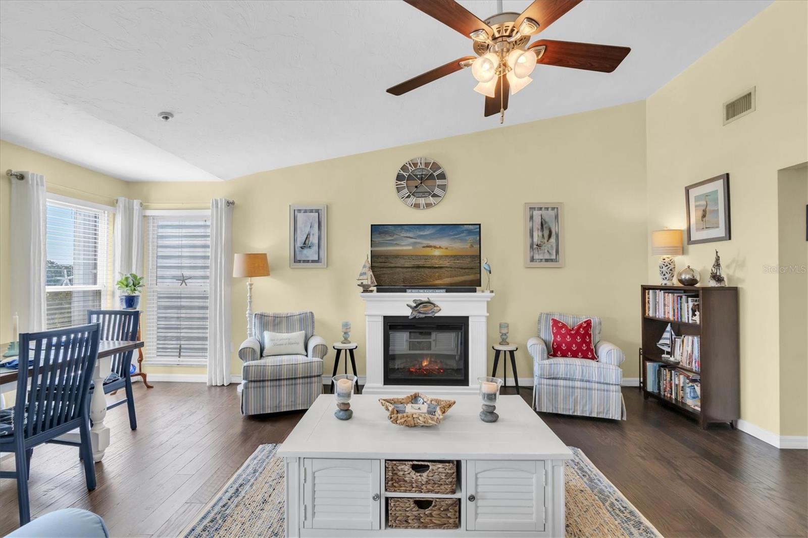 Image 7 of 35 For 3601 Bay Drive 206