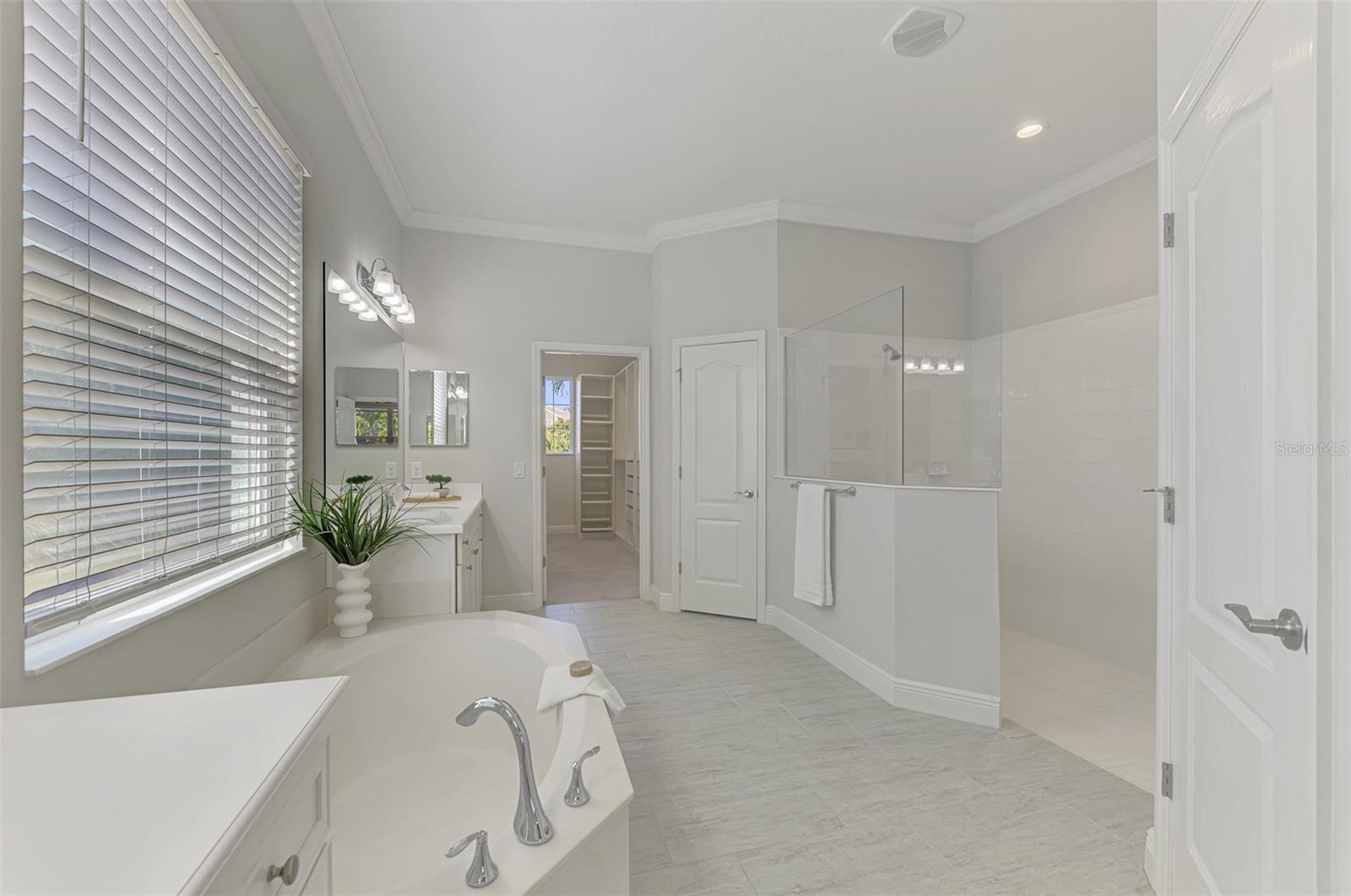 Image 47 of 100 For 12301 Auburndale Court